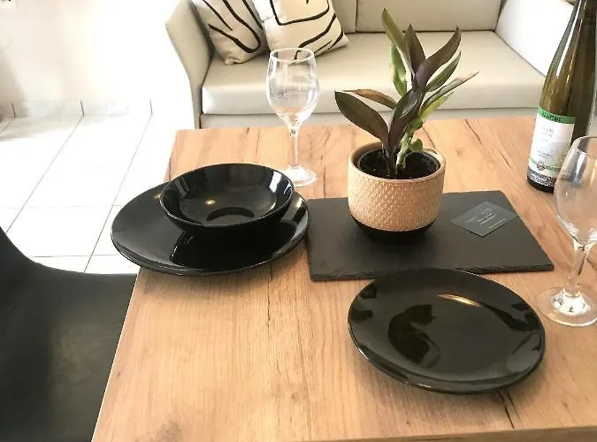 Sunset Premium Studio 9 *